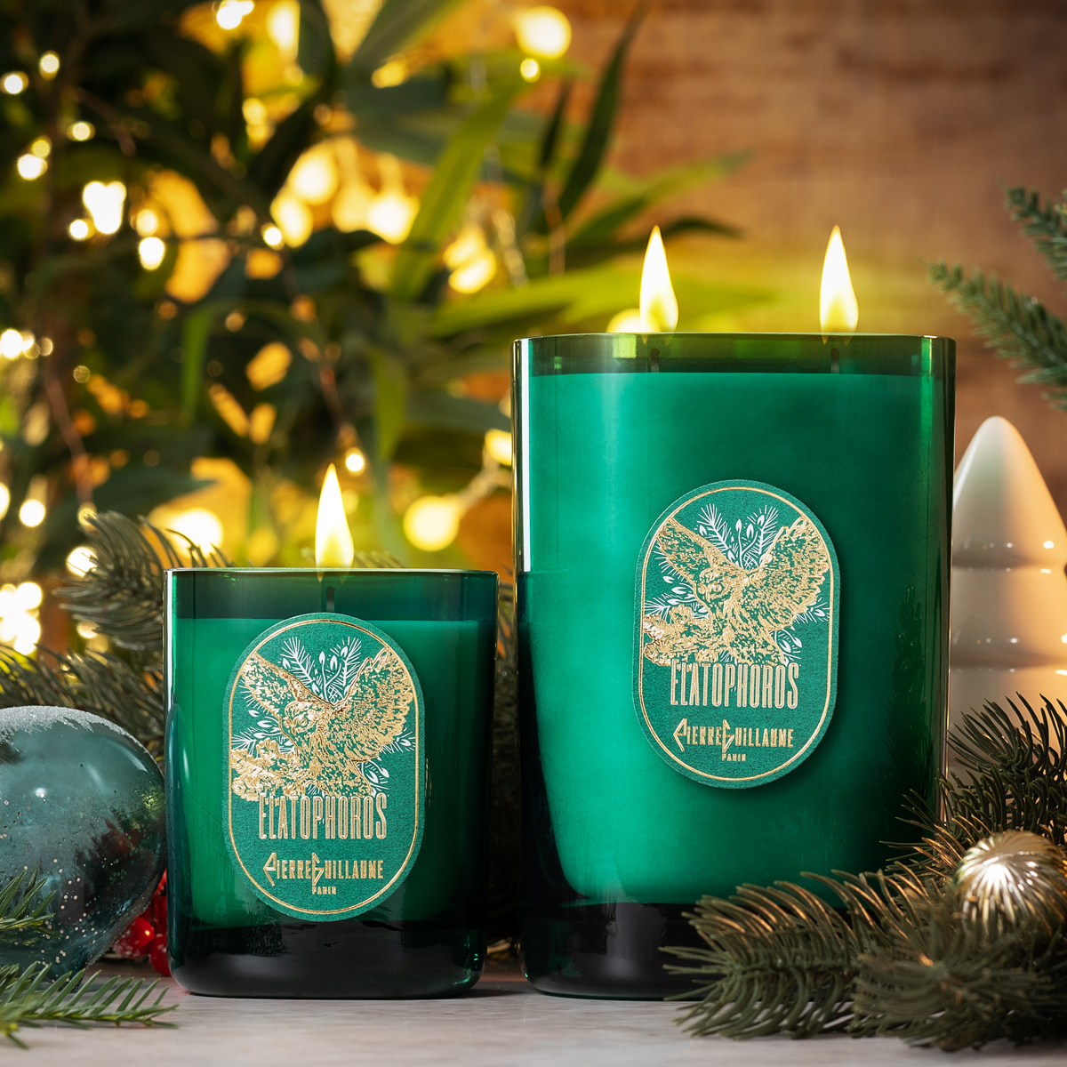 Elatophoros,-Bougie-Ornementale-parfumée-d'ambiance-1,5-kg,-Aiguilles-de-pin,-Sauge,-Myhrre,-Labdanum,-Cuir---Artwork-Web-Square Elatophoros, Ornamental scented candle 1,5 kg, Pine needles, Sage, Myhrre, Labdanum, Leather - Artwork