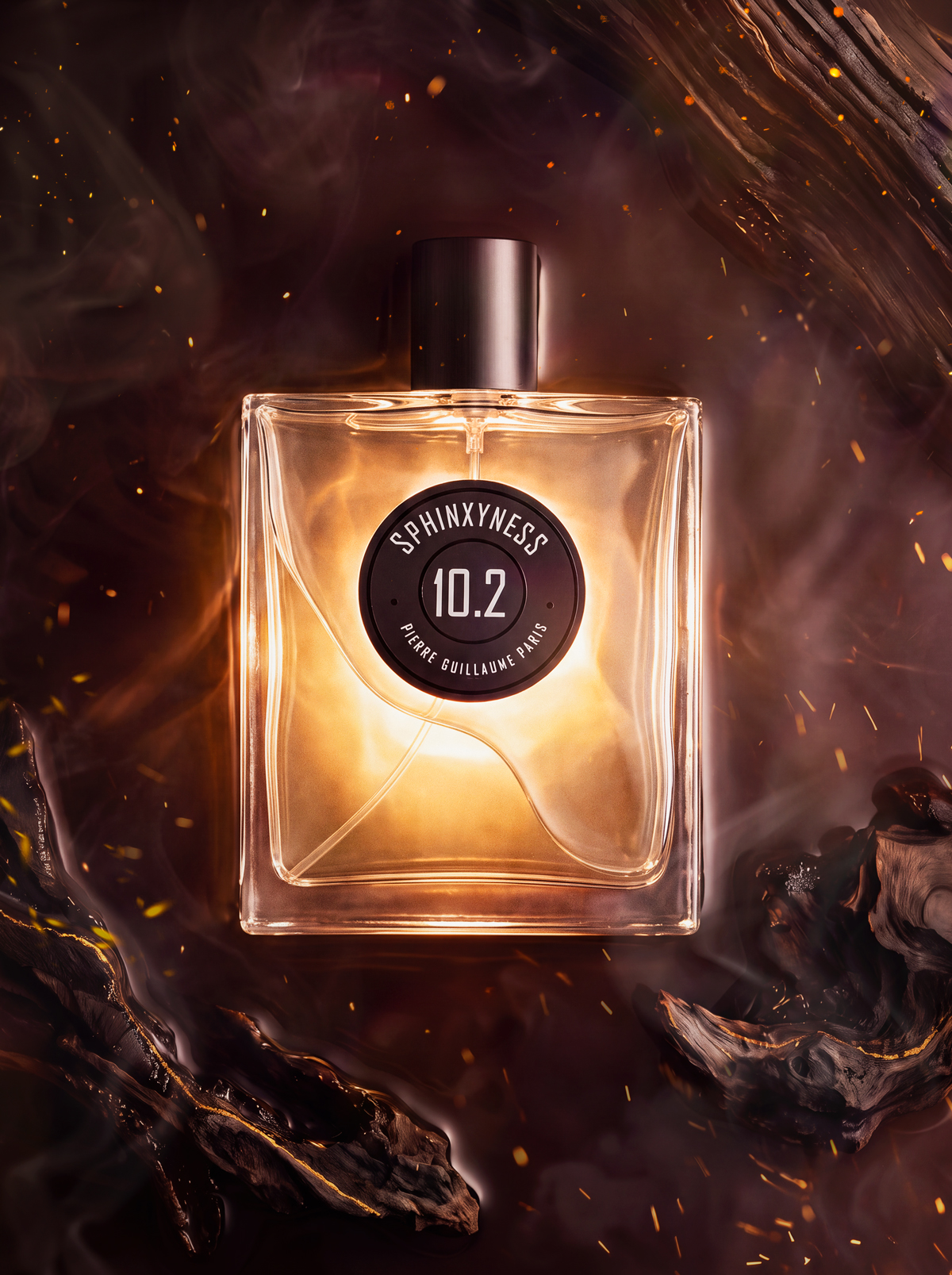 10.2 Sphinxyness — Artwork, flacon 100 ml sur fond sombre — Pierre Guillaume Paris