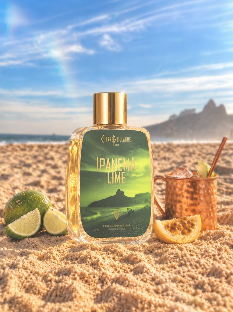 Ipanema Lime — Artwork, flacon 100 ml sur fond de plage et cocktail tropical — Pierre Guillaume Paris