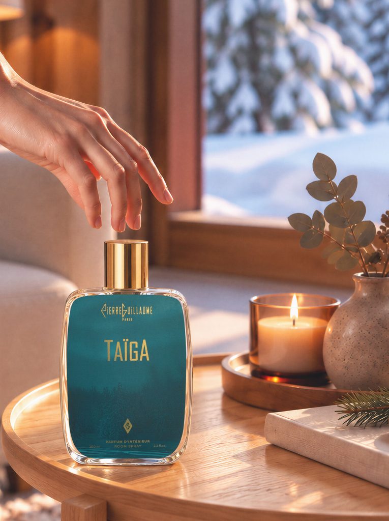 Taïga — Artwork, 100 ml bottle on snowy taiga background — Pierre Guillaume Paris